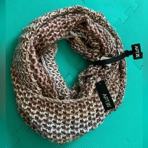 NEW Women's Kohl's Apt 9 Brown INFINITY SCARF Warm for Cold Weather